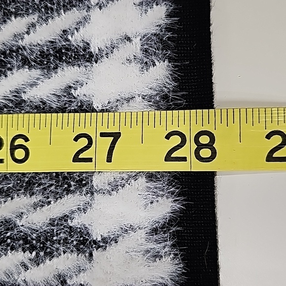 Chico's houndstooth plaid sweater poncho. Black and White, Size S/M - Picture 8 of 8